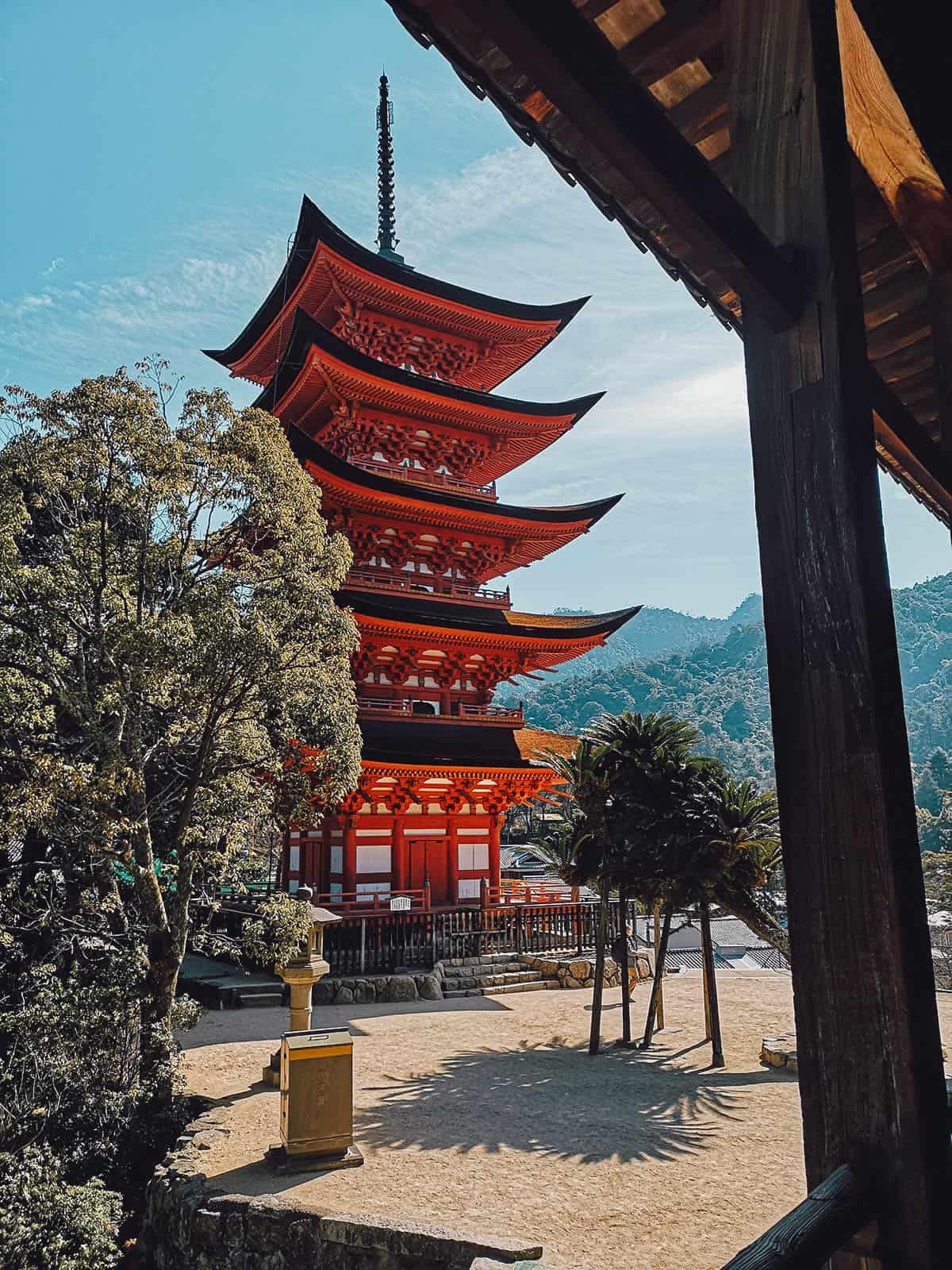 Miyajima Travel Guide Five-storied pagoda at Toyokuni Shrine