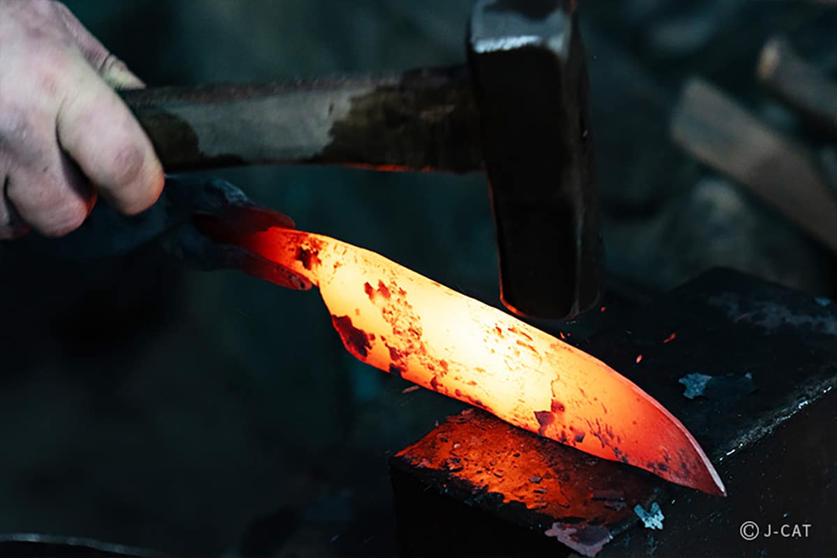 Luxury Experiences in Tokyo Forging a knife width=