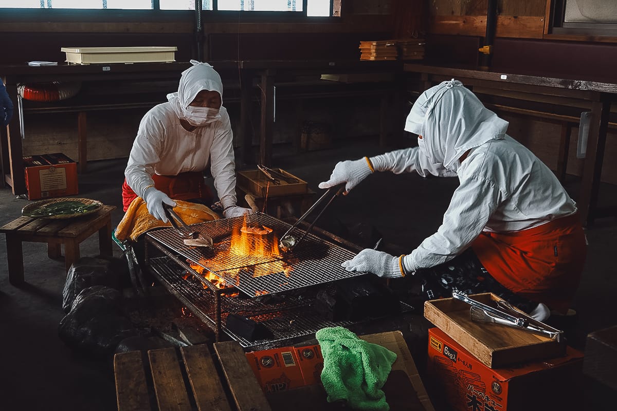 Ise-Shima Travel Guide Ama divers grilling seafood