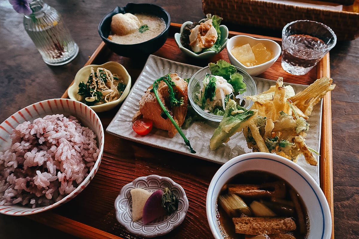 Yamanobe-no-michi Trail Lunch set at Cafe Samanala Garden