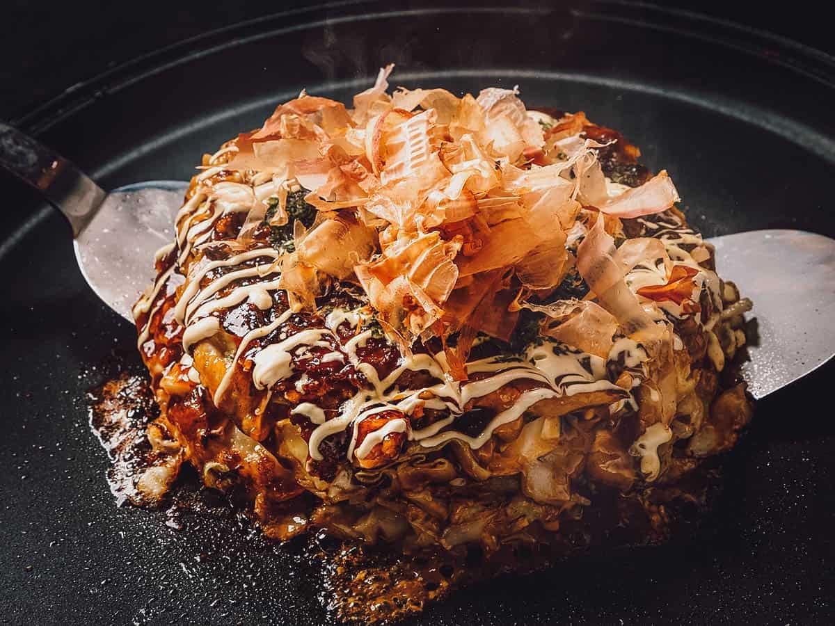 Hiroshima Travel Guide Cooking okonomiyaki