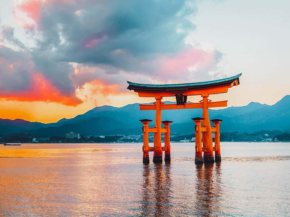 Hiroshima Travel Guide Torii gate at Itsukushima Shrine