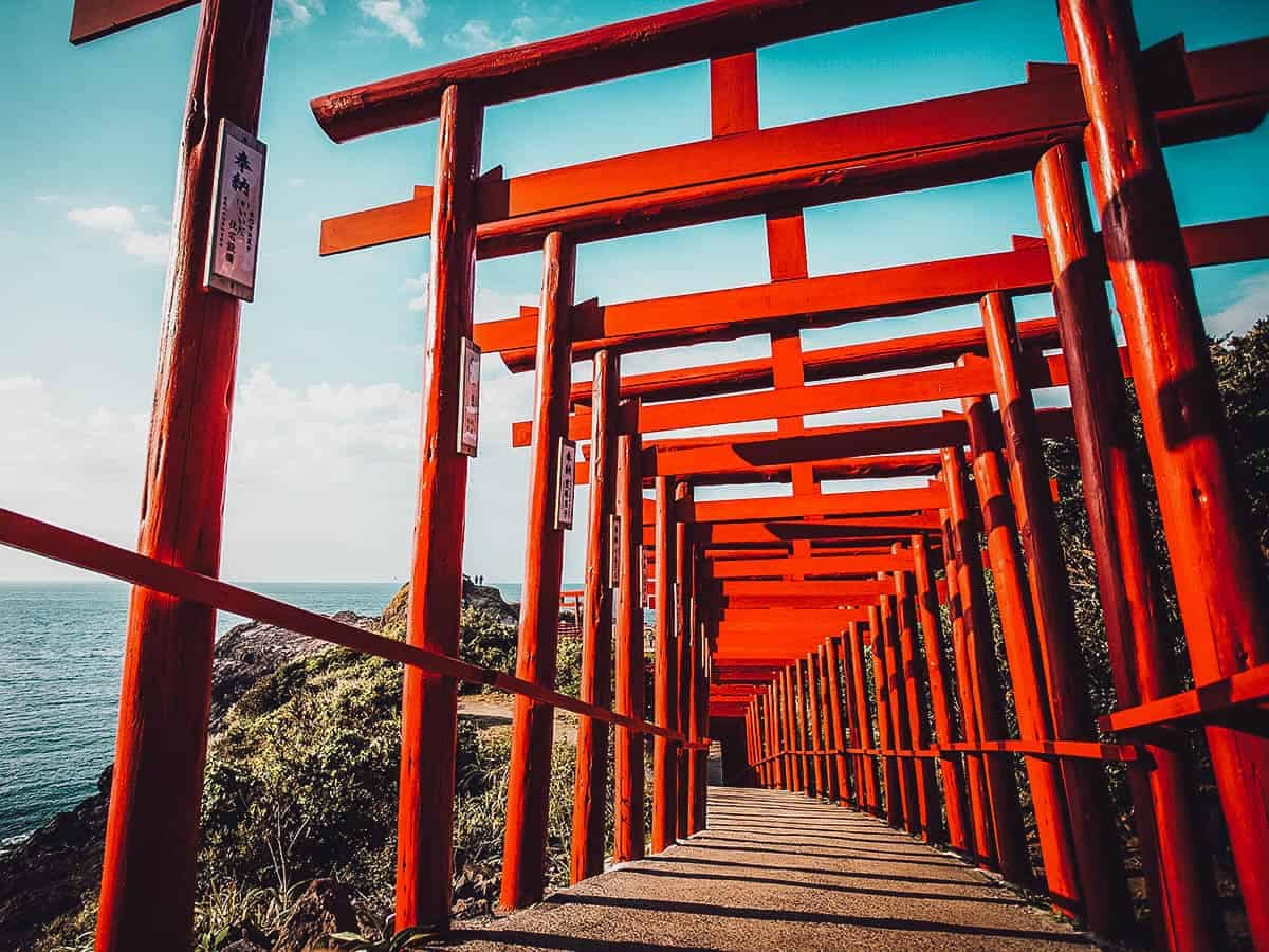 Hiroshima Travel Guide Torii gates at Motonosumi Inari Shrine