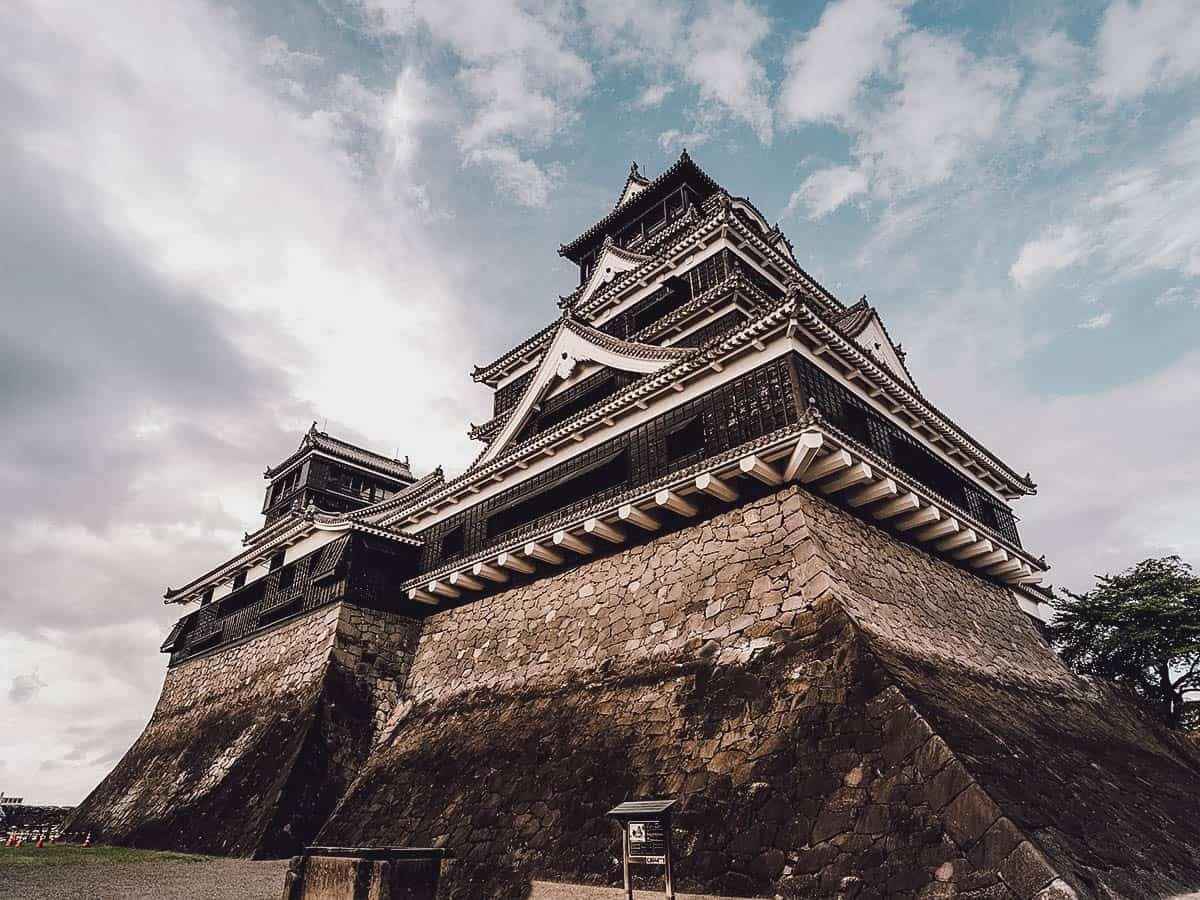 Day Trips From Fukuoka Kumamoto Castle exterior