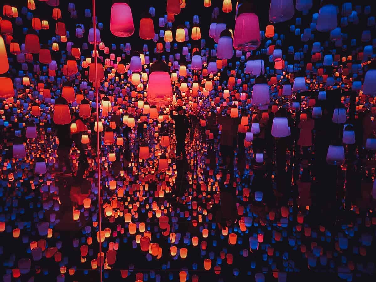 Fukuoka Travel Guide teamLab Borderless in Tokyo