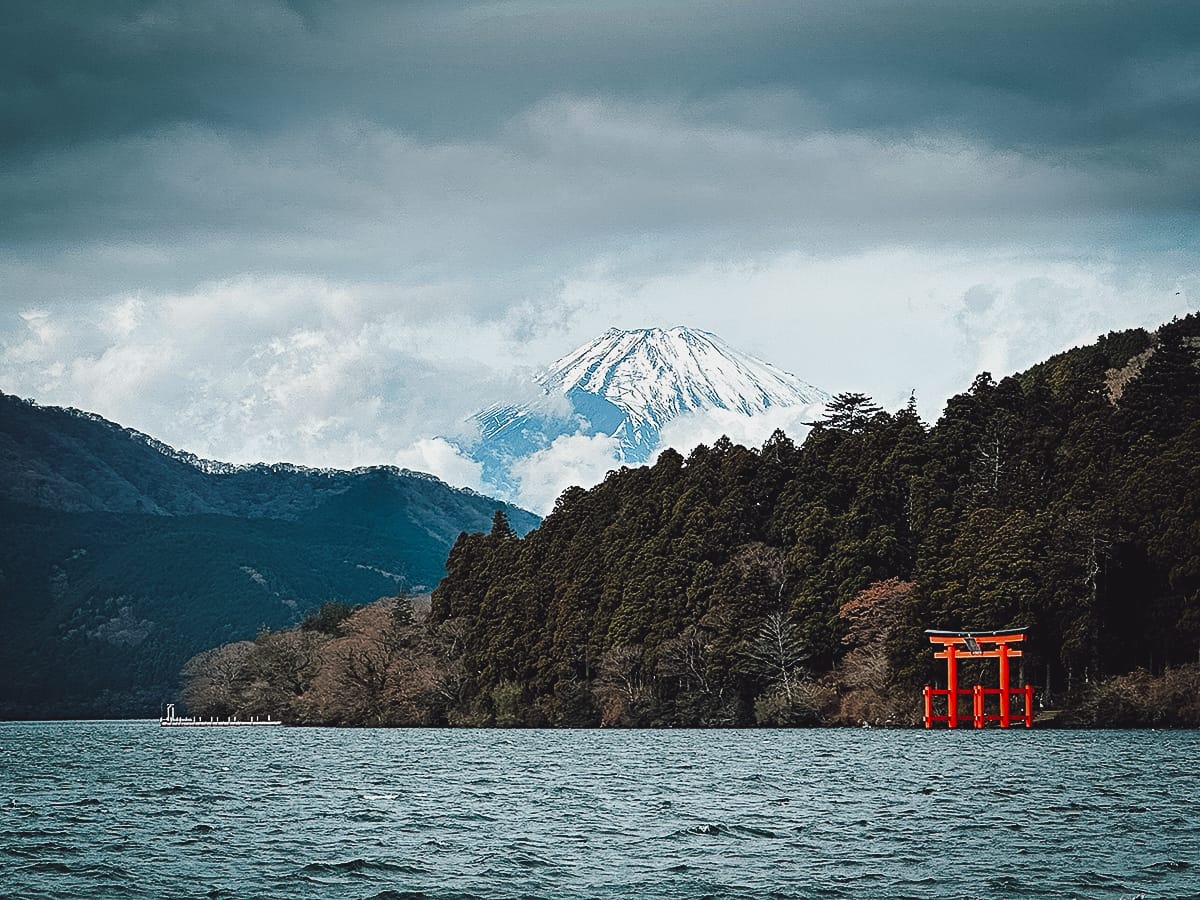 Day Trips From Tokyo Lake Ashi with Mt Fuji in the distance