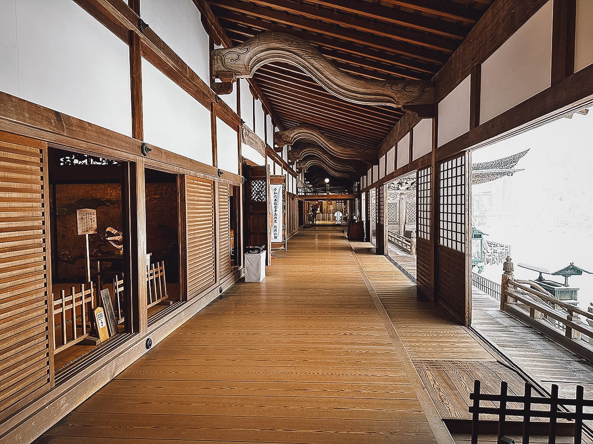 Koyasan Travel Guide Inside Kongobu-ji