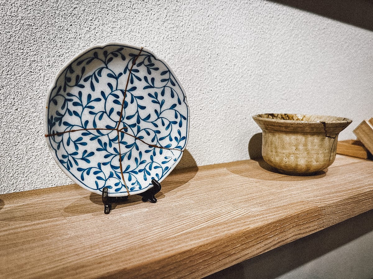 Kintsugi in Kyoto Pottery on display