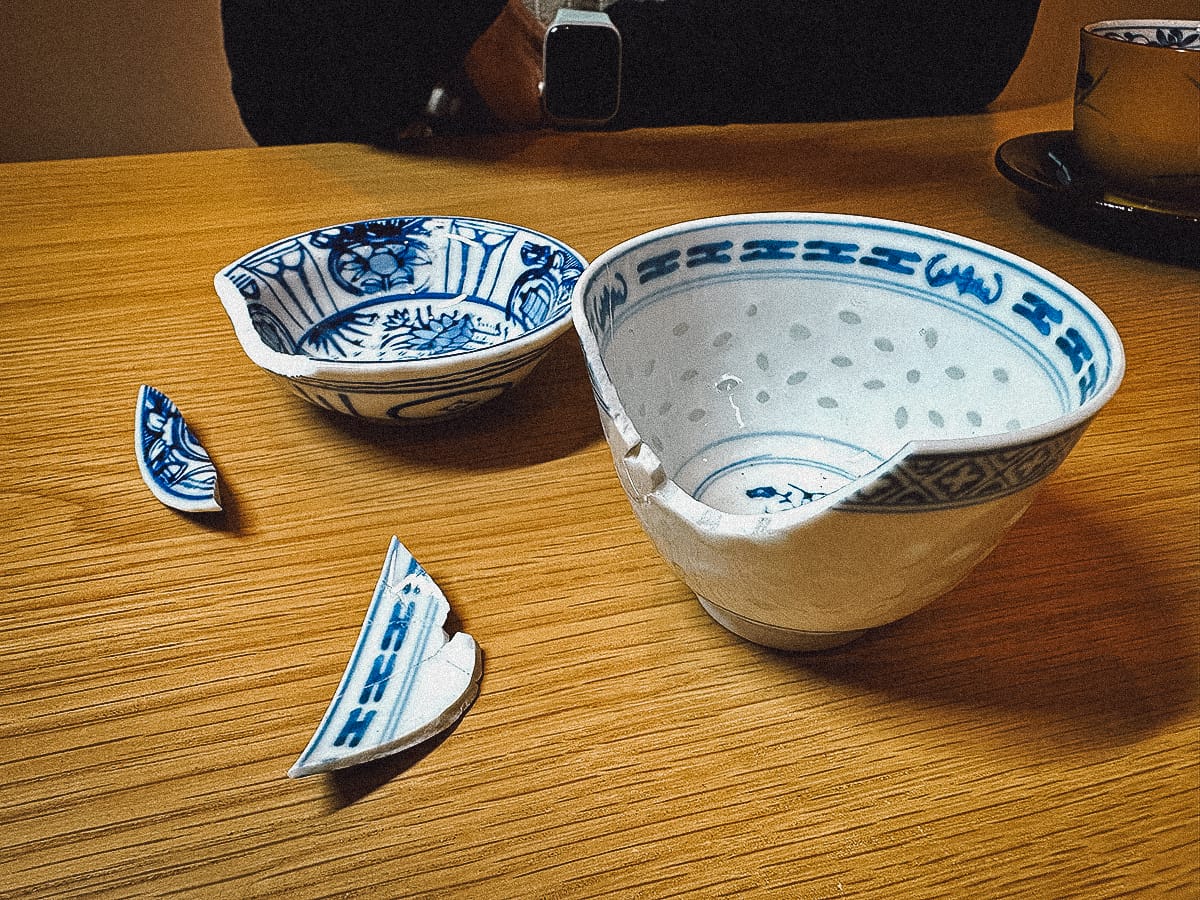 Kintsugi in Kyoto Broken cup and dish