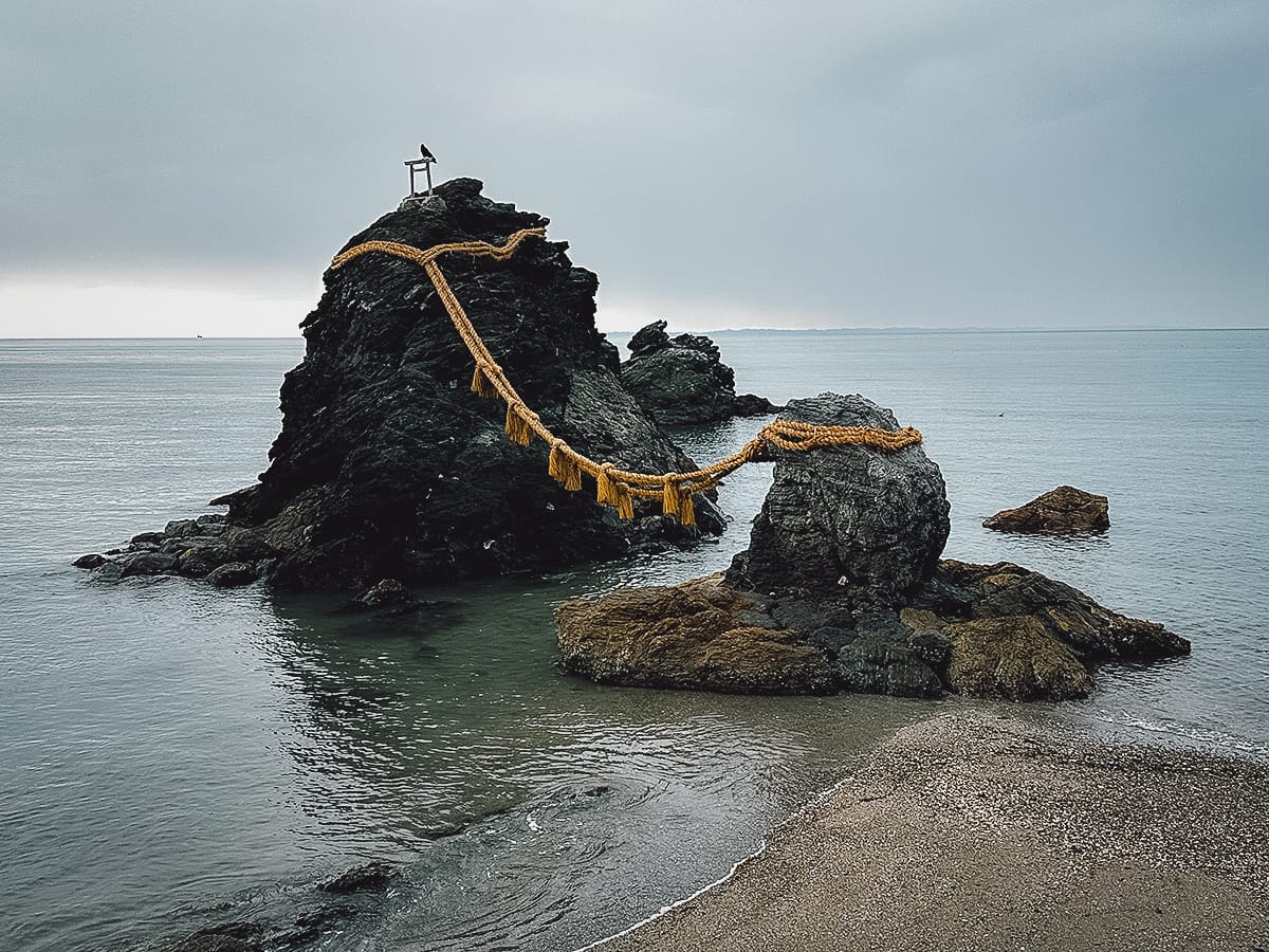 Ise-Shima Travel Guide Meoto Iwa wedded rocks