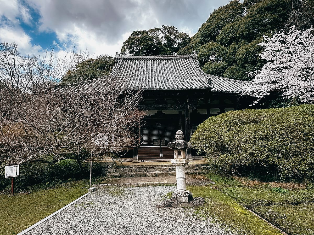 Yamanobe-no-michi Trail Chogaku-ji Temple