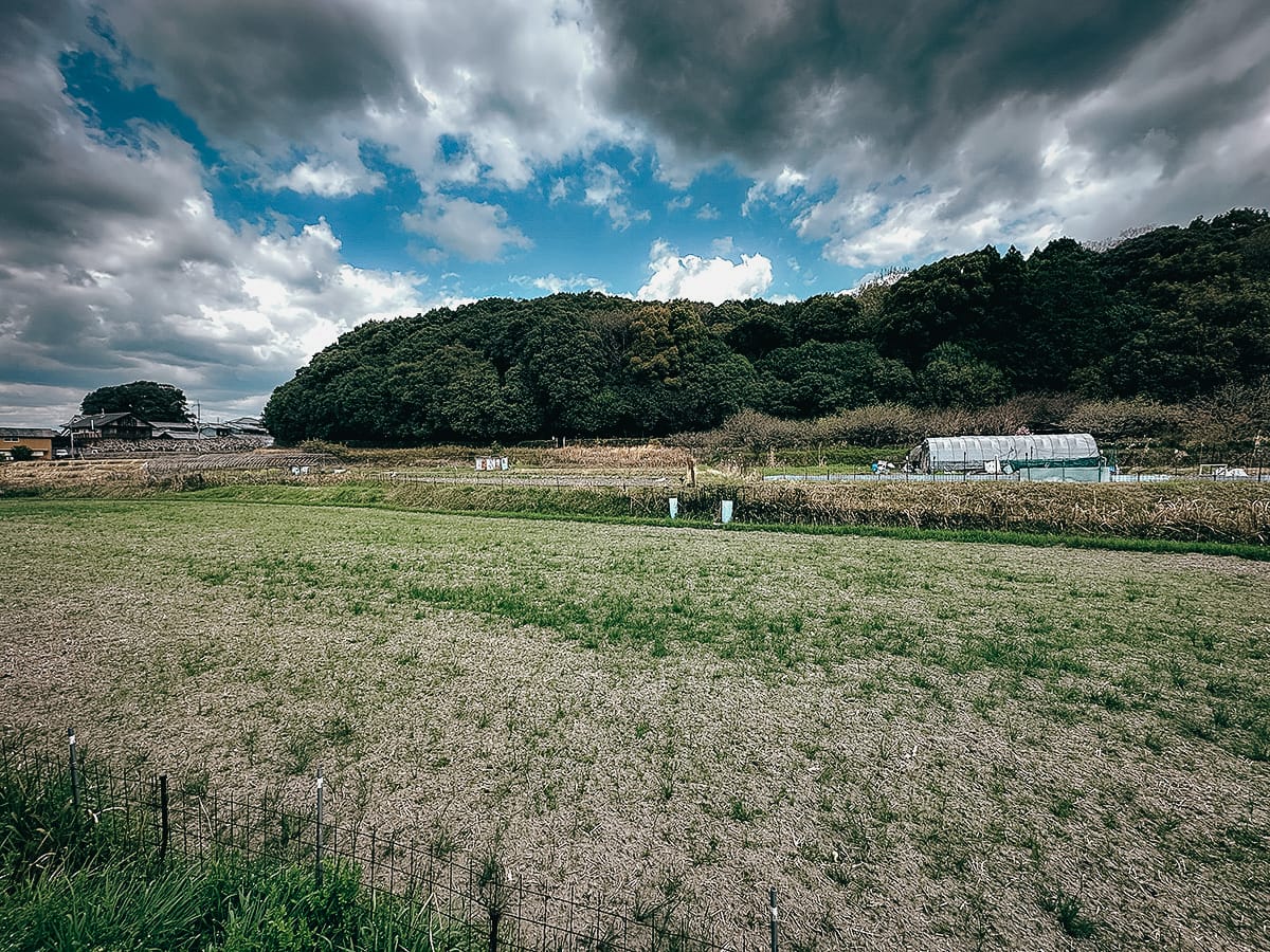 Yamanobe-no-michi Trail Large ancient burial mound