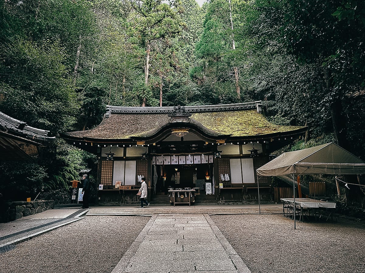 Yamanobe-no-michi Trail Omiwa Jinja
