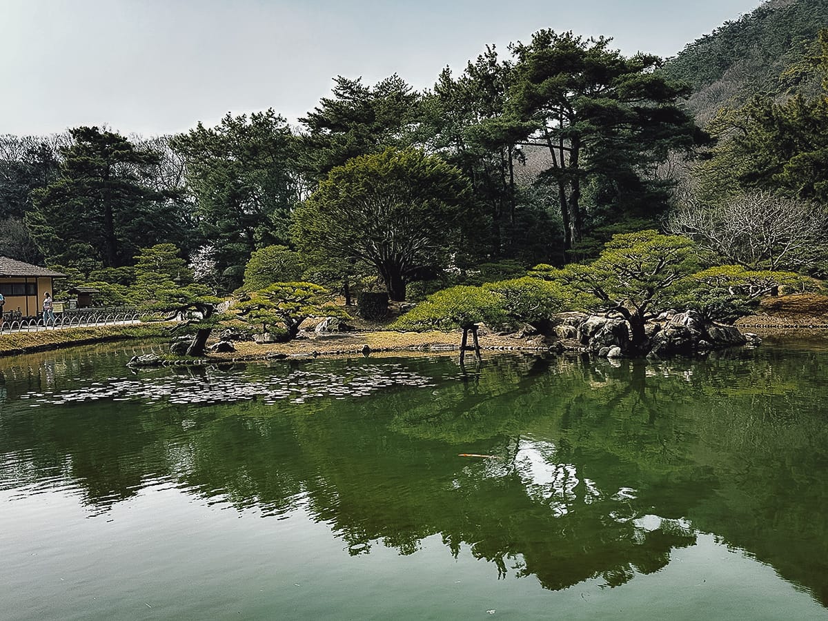 Ritsurin Koen Pond and teahouse at Ritsurin Koen